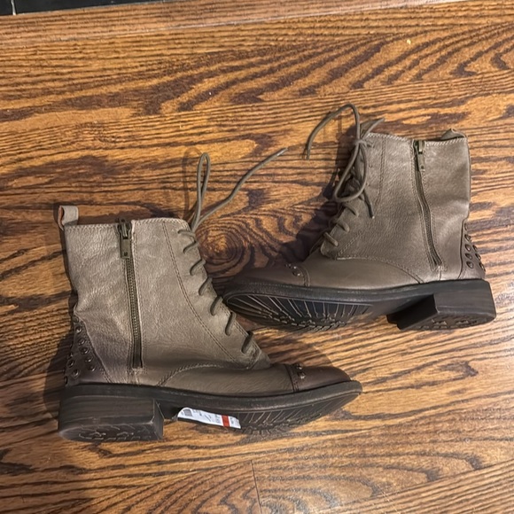 Lucky Brand Women’s 7M Brown Leather Studded 6" Shaft Combat Ankle Boot Zipper - Picture 2 of 7